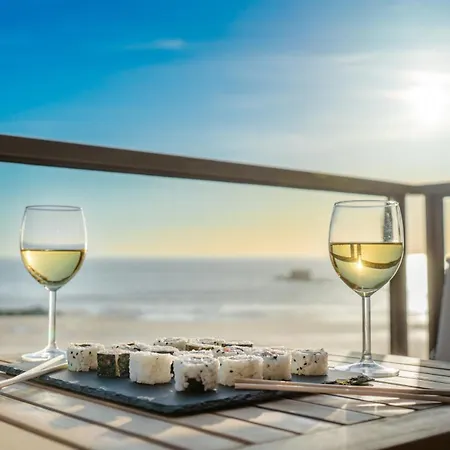 Le Coucher De Soleil Balcon Front De Netflix Apartment *